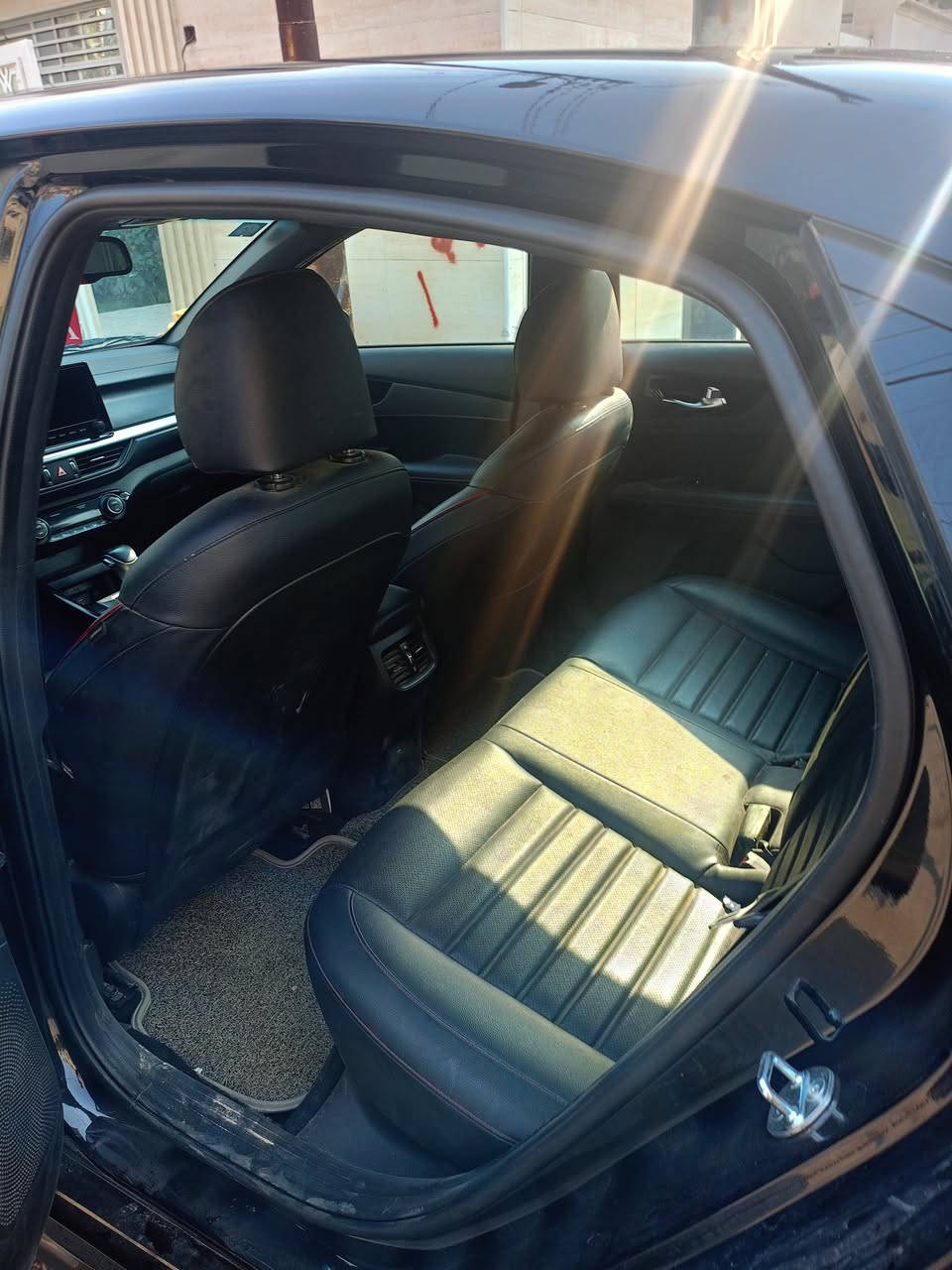 سلام عليكم كيا فورتي2023فول جي تي حادث بنيد جاملغين امي السعر145ورقه للاستفسار***********
