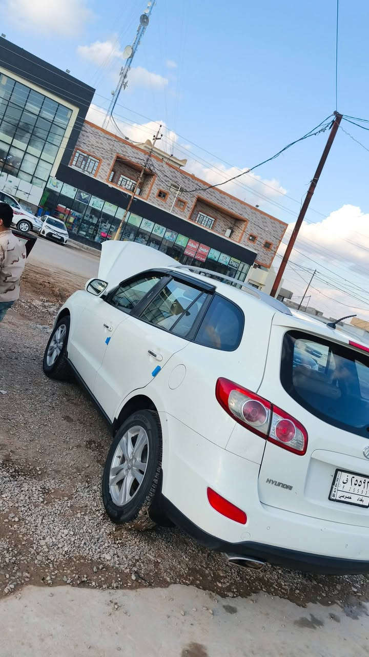 السلام عليكم ورحمة الله وبركاتة
*سنتافي 2010 

v6..... 3500
مكينه خير من الله 

رقم بغداد ـ سياره فول عده البصمه 

--تحكمات ستيرن جهتين

*فتحه 

اشاير بل مري 

مري شفط  
3قطع تبريد
كشنات جلد 
7راكب 
*يدات نيكل 

 السياره بيه اماكن بصيطه صبغ اني اكول 3قطع 

السعر 137وبيه مجال 

رقمي (***********)

***********
