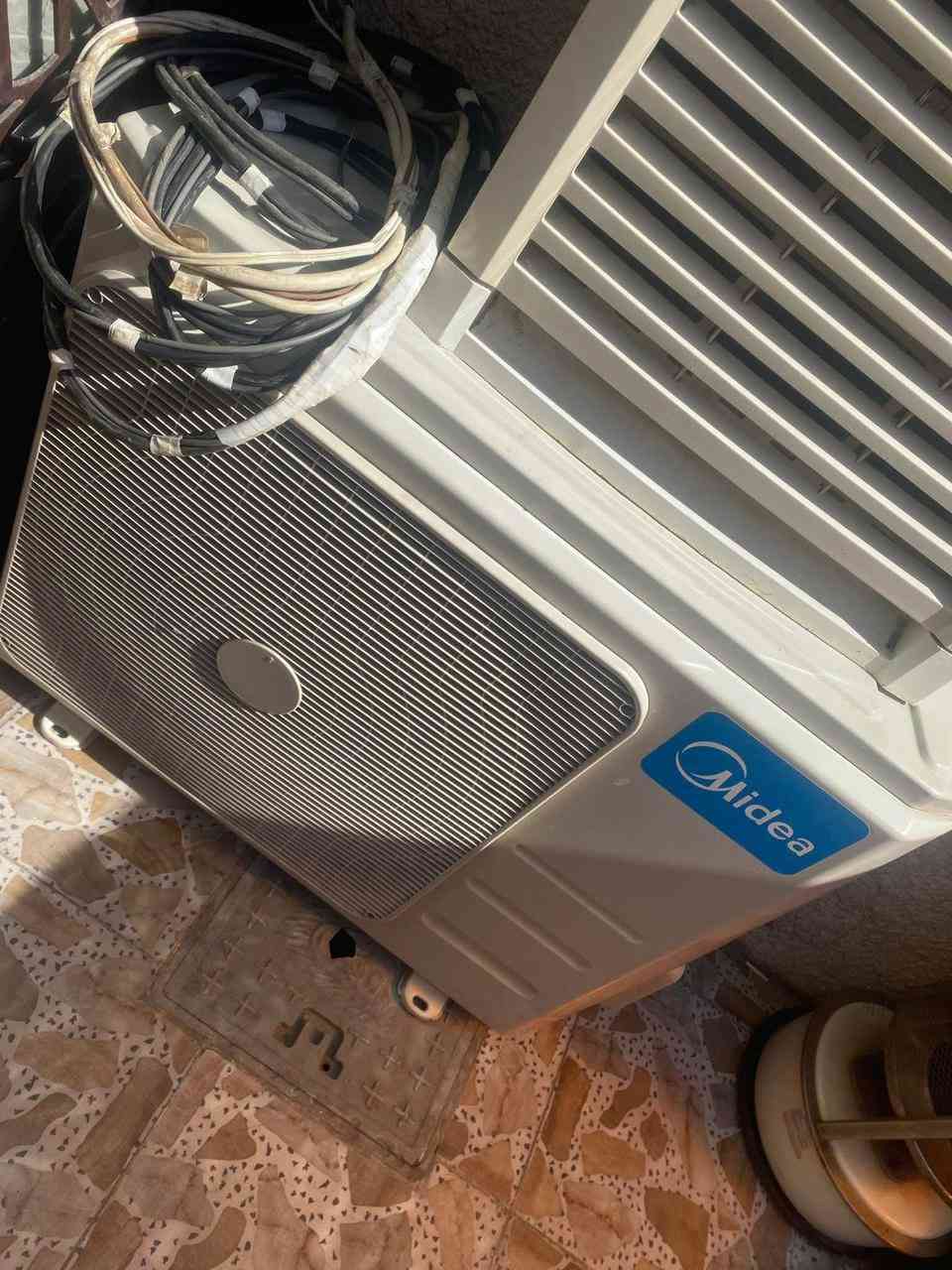 السلام عليكم اخوان سبلت ميديا للبيع ثنين طن السبلت بعده جديد مستعمل قليل نظافه 90/100 كامل مكمل غاز مفول وعل فحص تبريده ثلج ☃️❄️🧊 تدفئه نار 🔥🐦‍🔥❤️‍🔥 السبلت راديتراته بعدهن صفر السبلت مغسول وجاهز بس شد مع كامل ملحقاته بواري جديد بل كارتون وايرات قاعده ريمونت السبلت بلادي مكفول من فتحت البرغي 
السبلت تاخذه من باب بيتي وبي ضمان
السعر : 475 وبي مجال بسيط 
للاتصال : ***********
الموقع : بغداد شارع فلسطين
