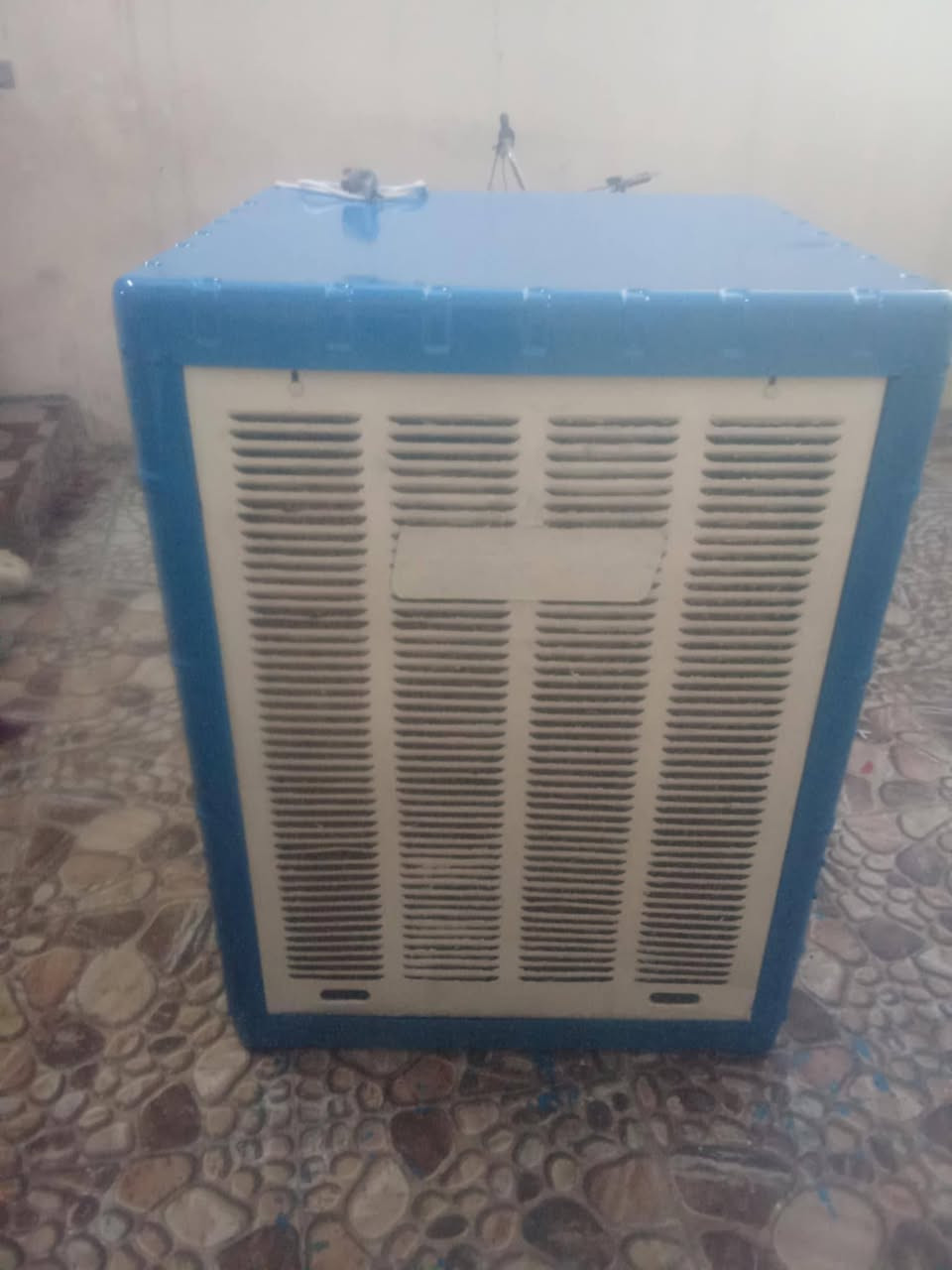مبرده ابو 4ونص سوبر مال دكت فول هواء ثلج ثلج مابي اي عيب ماطوره كله جديد غراضه سرعته فول ثلج والله سعر 
200 
تجي تفحص ضمان كلشي نقل لبيتك مجاني بل ستوته 
***********
