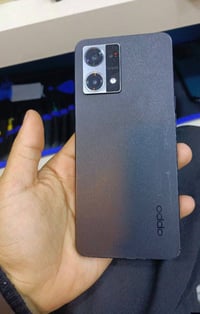 اوبو • ٢٥٦ • شاشة بخطوط سوداء