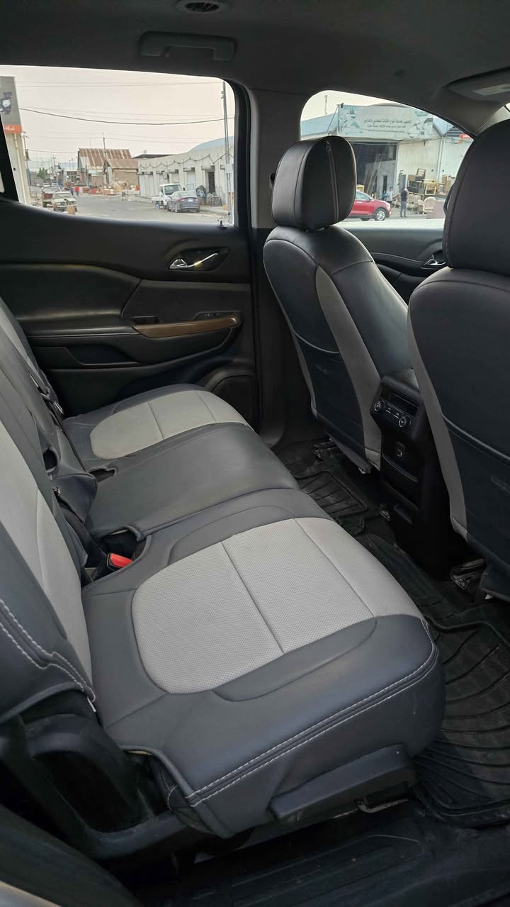 للبيع اكاديا GMC Acadia موديل 2019 فئة SLE 
رقم بغداد مشروع وطني
والسياره بالبصرة
 السيارة بحالة ممتازة، استخدام شخصي ونظيف.
المواصفات:
• محرك 4 سلندر 2500
• شاشة + Apple CarPlay
• كامرة خلفية
• تشغيل بصمة وستارت
• تبريد وتدفئة ممتازة
• مقاعد 7 ركاب
• كروز كنترول
• تحكم ستيرن
• حدادة جديده

حادثها بامريكا فقط دعاميه ومقدمه بنيد
وبالعراق خشم الجاملغ السايق ومعدل بارد
بيها رصعه بالظهر 
السيارة مرتبة وكامله وما تحتاج شي
السعر(187)$ 
 للاستفسار مراسلة خاص.
*********** ابو الخصيب, البصرة
