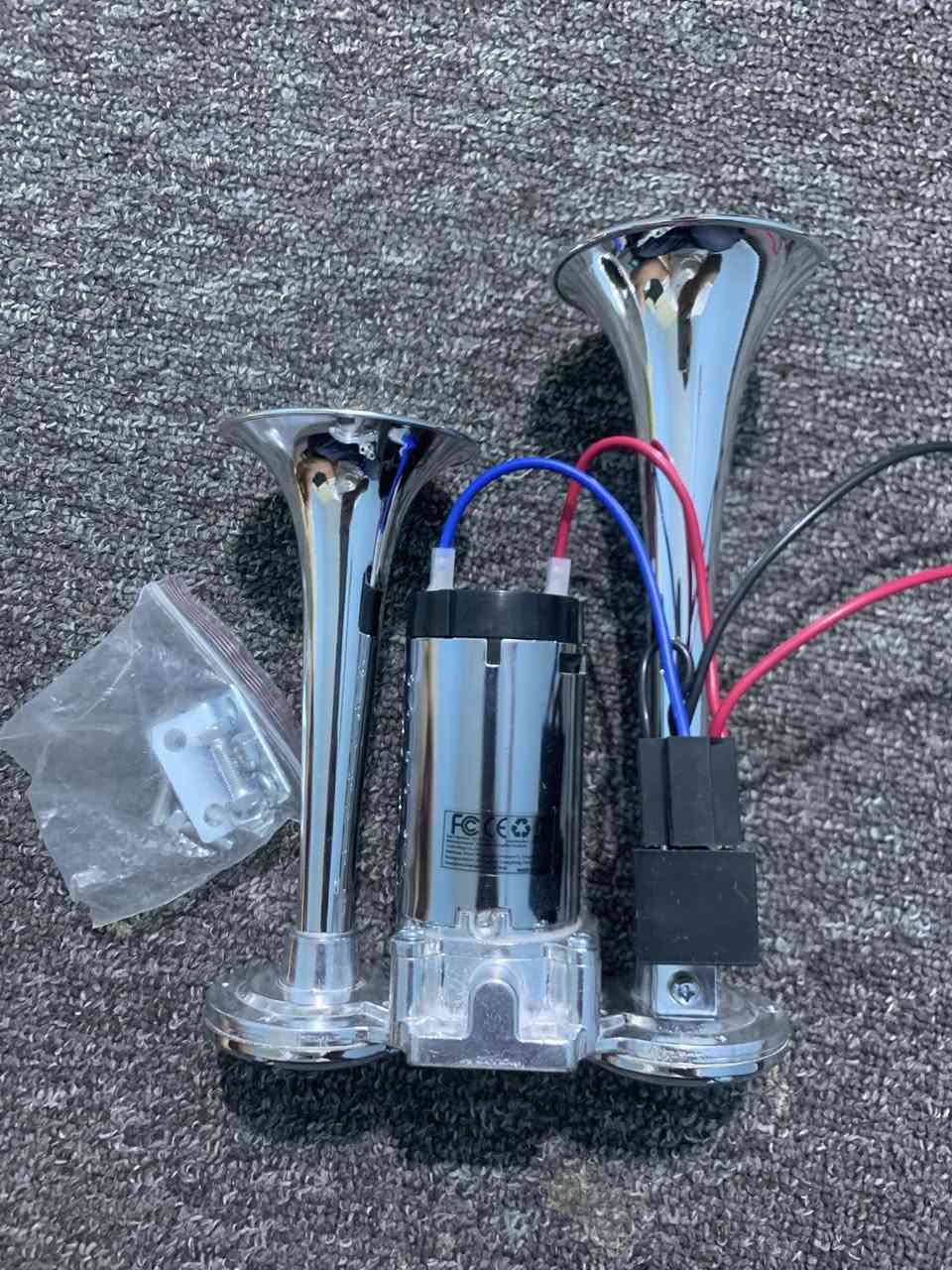 هورن سيارة V12السعر 20 مع التوصيل


**إذا كنت صاحب هذا الإعلان وتريد حذفه لأي سبب، رجاءا أرسل رسالة إلى الدعم الفني**