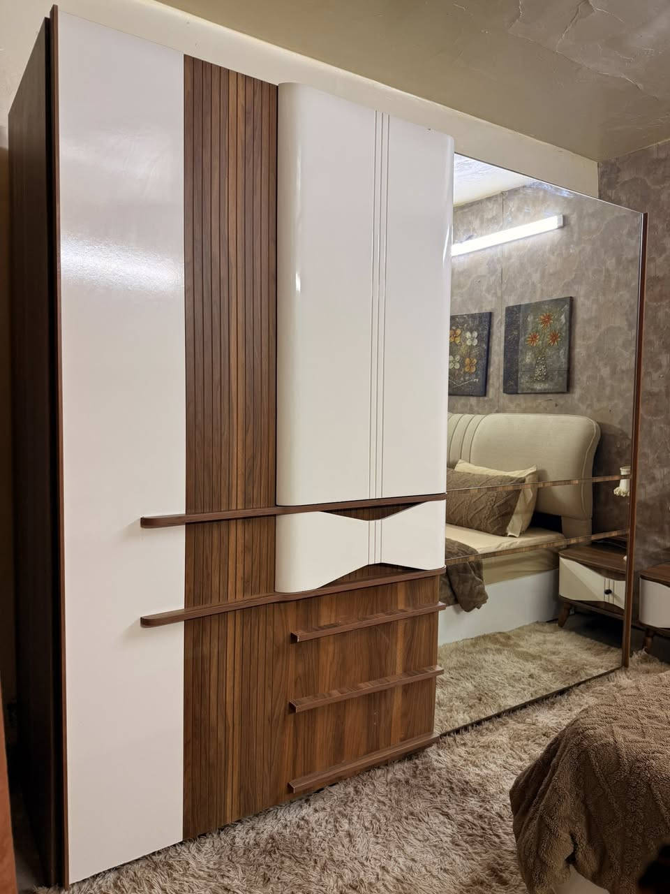 غرفة تركي الاصلي صبغ حراري مجرات هايدروليك ٨قطع مابيهه اي ضرر سعرهه ٨٥٠ للاستفسار ***********
