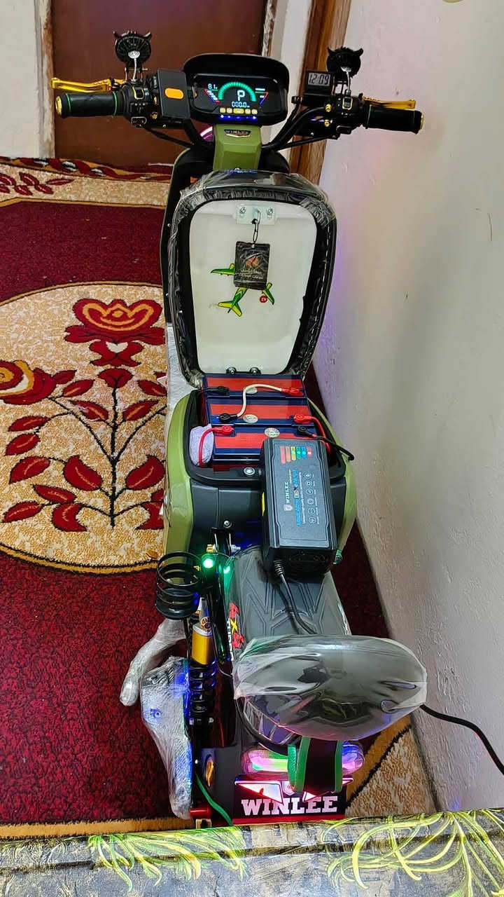 االسلام عليكم دراجه للبيع بطاريه سبعه جديده دراجهR9 2026العنوان البصره الامن الداخلي الاستفسار علئ الرقم ***********
