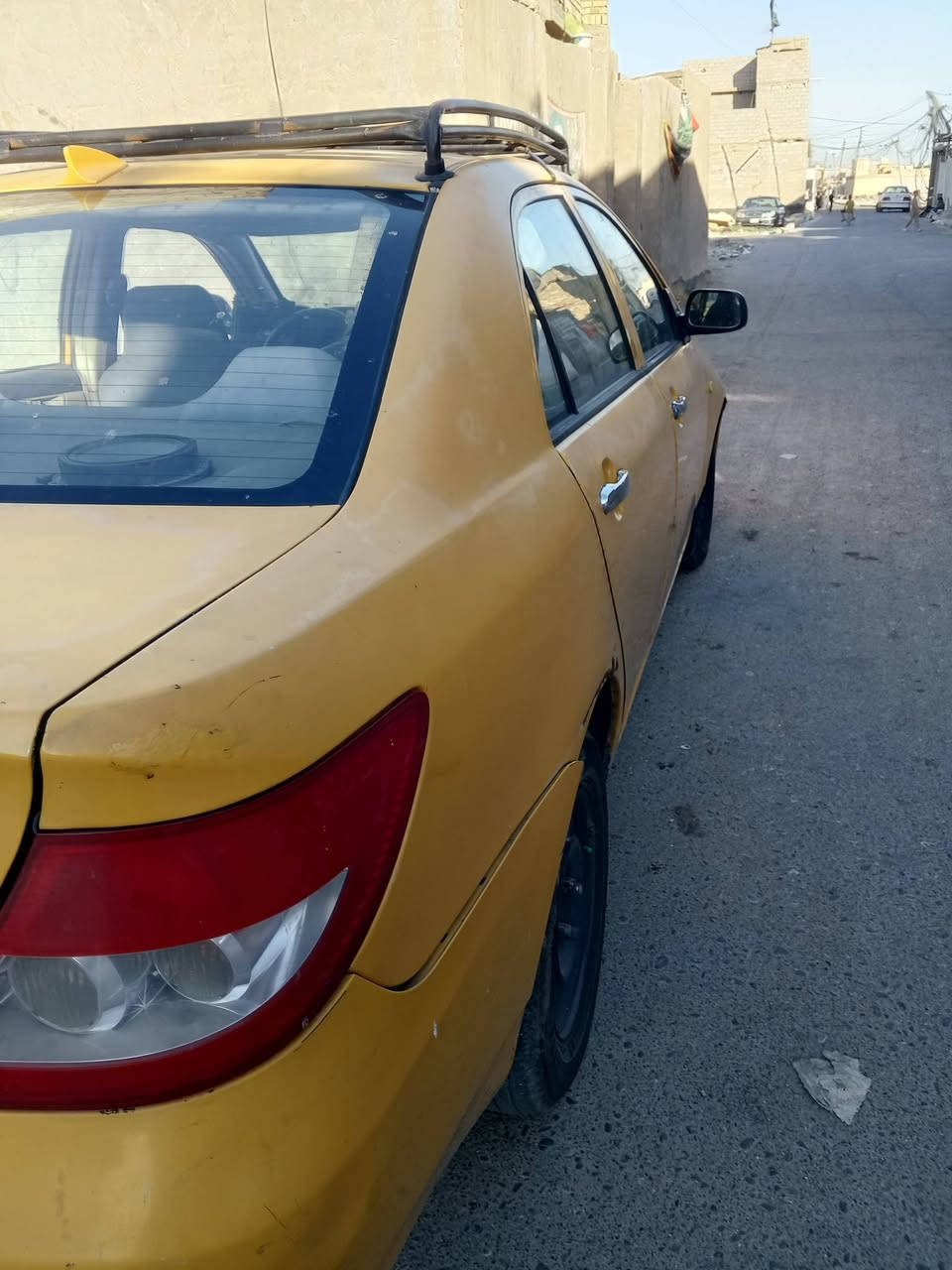 سلام عليكم 

بي واي دي 

موديل 11        3 f

تحويل ثاني يوم
مكينه وكير كفاله كفاله 

تبريد ثلج
كشر كفاله من عدى الطخة لي بل جاملغ المامي والخياس لي بل جاملغ الخلفي مثل ما موضح بالصورة 
حداديه جديدة 
كهربائيات كلها شغاله 
عوزها ترتيبات بصيطة
مكان جسر ديالى 
سعر 38 وبي مجال

الاستفسار على هاذا الرقم
***********

