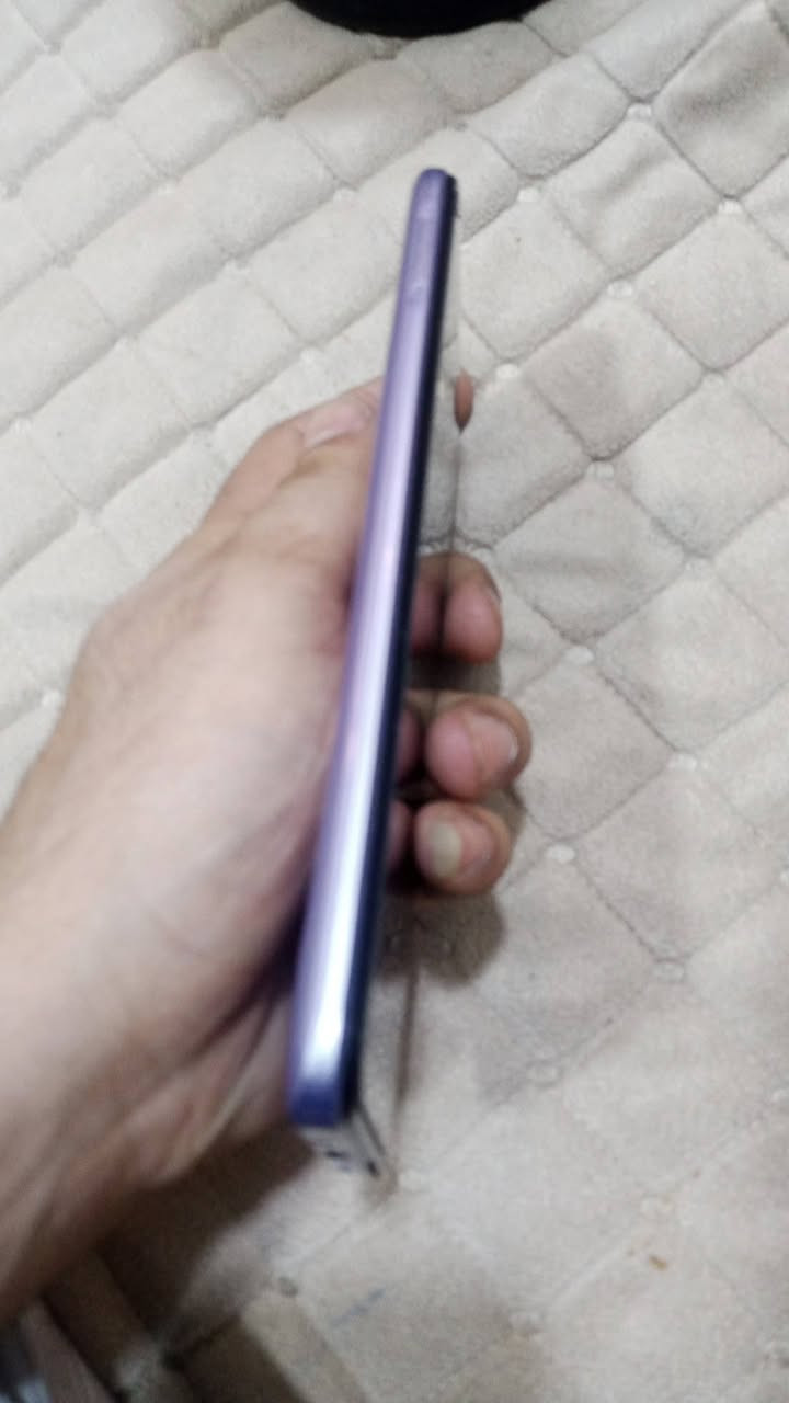 سلام عليكم للبيع جهاز انفنكس هوت 11 ذاكرته 64 جهاز جديد بصمه اصبع بصمه وجه ونضيف كلش شاحنه تايبسي مكاني مدينه صدر سعر 100 وبي مجال للطيبين وهاذا رقم تلفوني ***********
