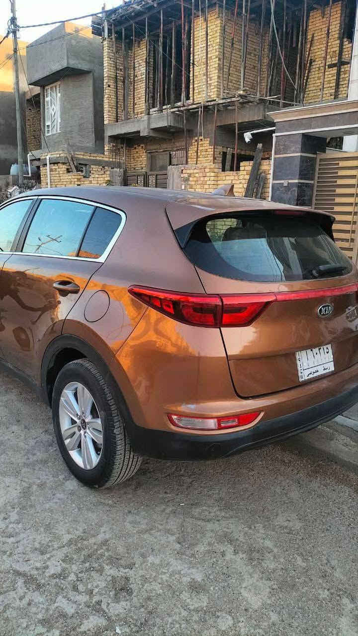 السلام عليكم
السعر (148)
كيا اسبورتج للبيع وارد أمريكي موديل 19. 
 فور ويل
رقم واسط الجديد الانكليزي 
سنوية 2030
ماشية 90
ضربتهه فقط في امريكا دحجات بالصفحة والرباكات سليمه

مكاني واسط كوت مركز مدينة
***********
