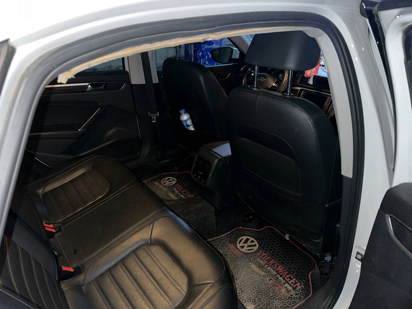 ***********
مكان السيارة كركوك 
باسات 2018 محرك 2000
سياره استخدام شخصي ماشيه 50000 ميل شرط محرك وكير مكفول وشرط التحويل والغرامه

سياره كاملة مكملة بدون اي نواقص ولا صرفيات

فول فول مواصفات SEL
فتحة سقف سلاید
ابواب بصمة
بصمة تشغيل
كامره 
رادار امامي تحديد مسار
رادار جانبي نقاط عمياء)
رادار خلفي التحذير من الاصطدام
حساسات امامي
حساسات جانبي
حساسات خلفي
كشنات جلد
كشنات كهربائي
كشنات هیتر
تحكم استيرن
تبريد مركزي
لايتات ليد زينون بيلادي
بيلادي LED بكلايتات