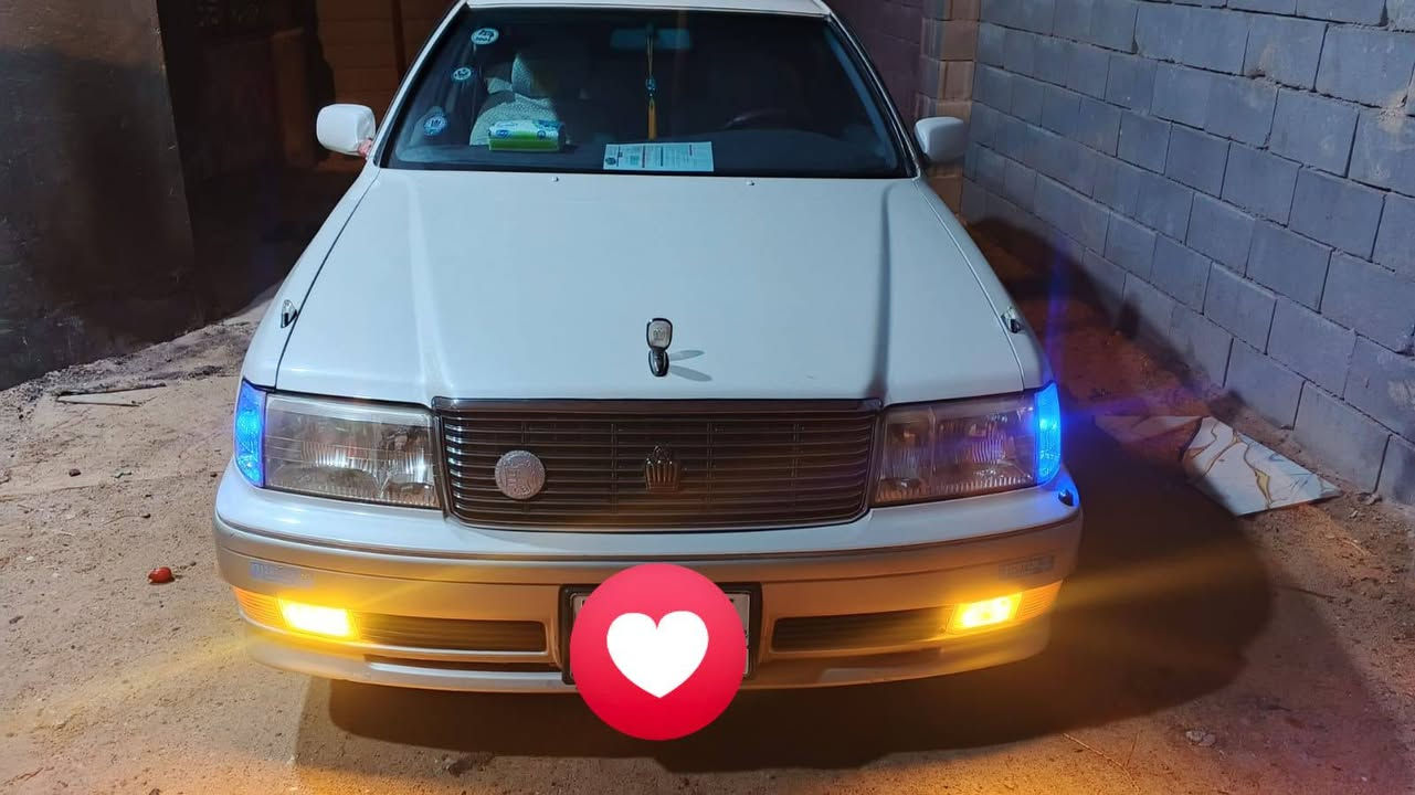 سلام عليكم اخوان كراون راس ثور للبيع مديل 96 سياره كفاله كصه ونقل وضربه وكير ومكينه المحرك 3000 سياره بسمي سنويه ل 28 رقمها بصره جاهز من طول الطول سعرها 115 وبيه مجال رقم الهاتف ***********
