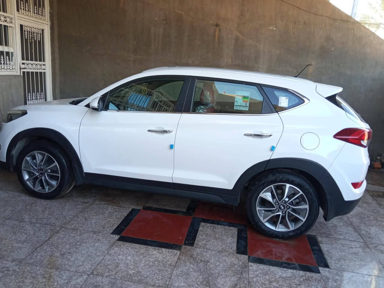 سلام عليكم للبيع توسان 2018 مكفولة كفالة عامة ماشية 88 رقم بغداد بسمي انكليزي مكاني بابل السعر ب186 وبيهة مجال للاستفسار ***********
