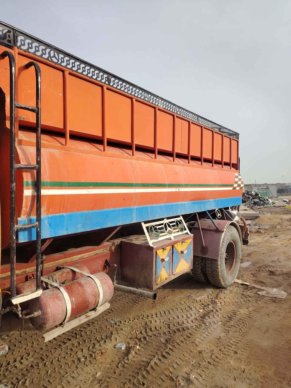 سلام عليكم تنكرجديد مغلون ابردين للبيع مراوس بصلع يرهم ***********
