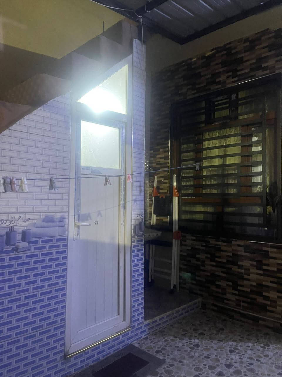 بيت 100م فول سيراميك سقف ثانوي للأيجار كركوك الفيلق قرب جامع السلام ***********
***********
