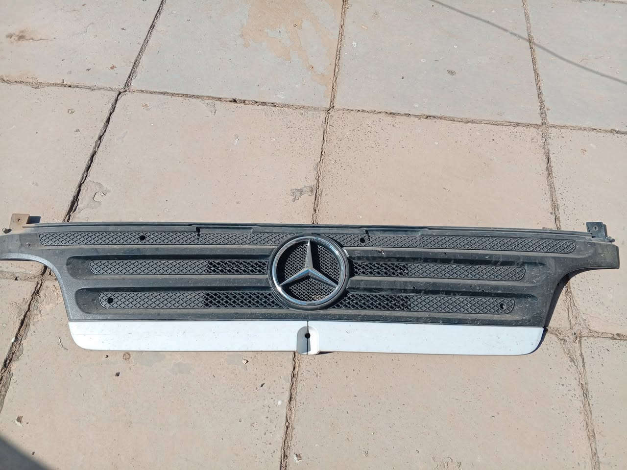 سلام عليكم للبيع مكان بغداد جاملغ خلفي 8برغي موجود ***********
