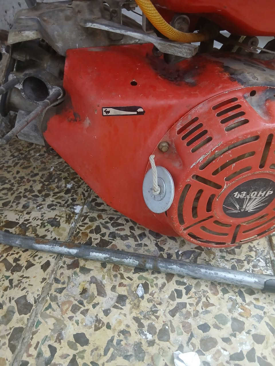 السلام عليكم عندي ضاغطه ٢٠٠ على ٢١
 الماطور ١٠ حصان  جديد اريدة بمليون و ١٠٠ 
و روبن ١٣ حصان ب ٢٠٠ سعره 
ضاغطه ٢٧٥ على ١٥ لتر بسعر ٣٠٠ 
***********
