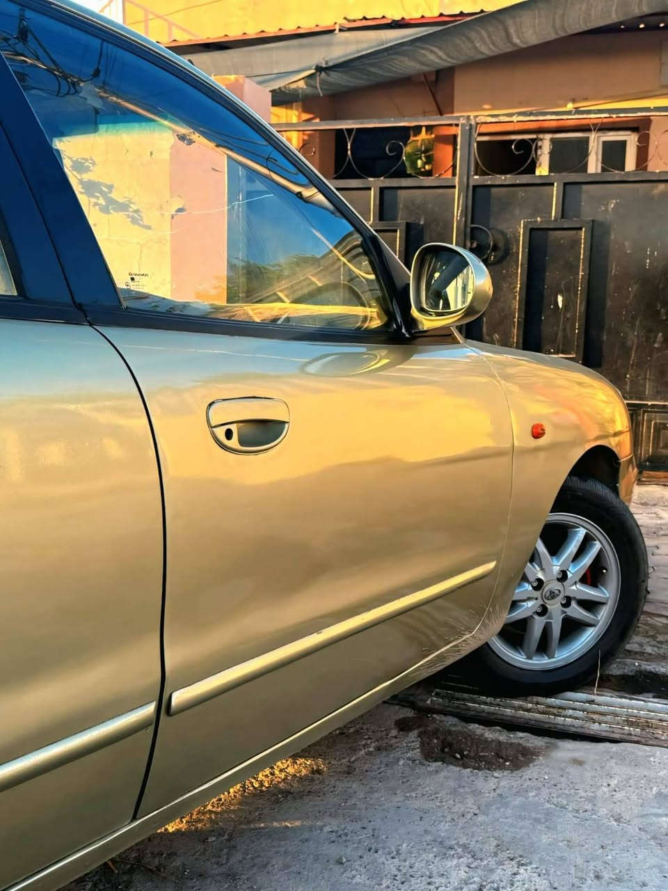 دايو نوبرا 2 
موديل 2000
رقم بغداد مشروع وطني شرط تحويل غرامة سنوية جديد لحد 2027 بيها كوبون بنزين 
كير و محرك و تبريد شرط لا صرف ولا بخار 
مصبوخ للجمالية فقط بدون ضرببة بطارية جديدة و اربع تايرات جدد
سعر 38 و مجال قليل 
رقم موبايل  *********** كركوك, العراق


**إذا كنت صاحب هذا الإعلان وتريد حذفه لأي سبب، رجاءا أرسل رسالة إلى الدعم الفني**