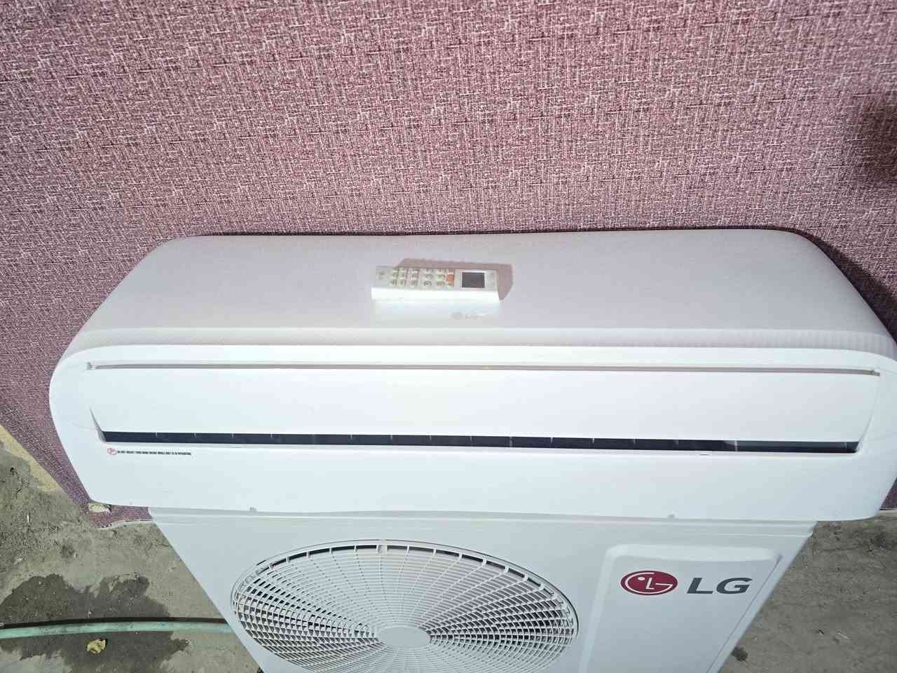 سبلت LG خوشناو طن ونص
مستخدم اقل من موسم اخو الجديد شرط الفحص 
كلشي بلاد *********** بصره 5 ميل
