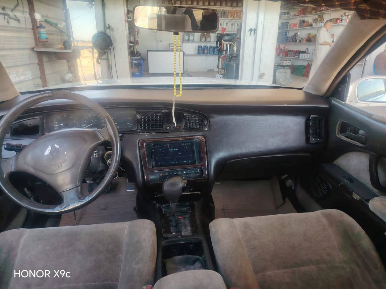 السلام عليكم اخون
سياره بطه موديل 2000
رقم بصره تحويل ثاني يوم رقم دولي بسمنه 
سياره كفاله عيب شرعي وكص وكلبه 
سياره كير مكينه خير من الله جاهزه ما نقصه برغي
مكان السياره الناصريه 
السعر 38 وبيه مجال بسيط 
***********
