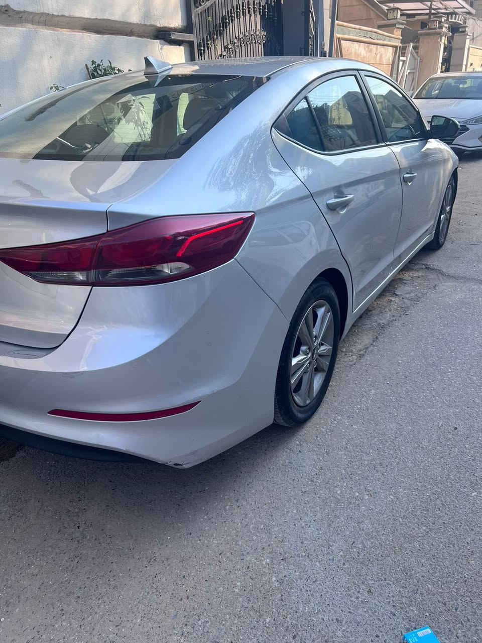 هزه وسنويه جديده  بيهه سونار سياره جديده تخم تاير حداديه تبريد ما ناقصهه شي ما تصرف ربع دينار عليه احله من الصوره السهره 117 وبيهه مجال 
***********
