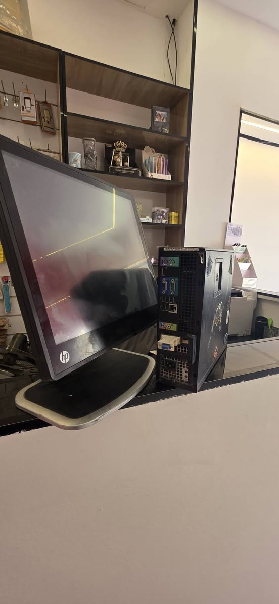 سلام عليكم اخوان شاشه hp وكيس بدون هارد شغالين للبيع 
أعلى سعر ابيع 
متوفر خدمه توصيل 
***********
