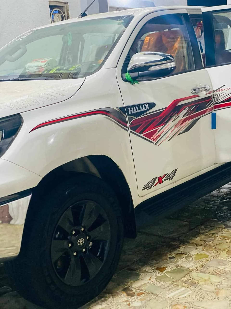 سلام عليكم
هايلوكس فرويل كويتي ساير فول مواصفات عده البصمه 
سياره كفالة عامه 
مكينه كير حداديه مكفوله 

رقم بابل نكليزي بسمي 
مكان سياره ديوانيه 
***********
