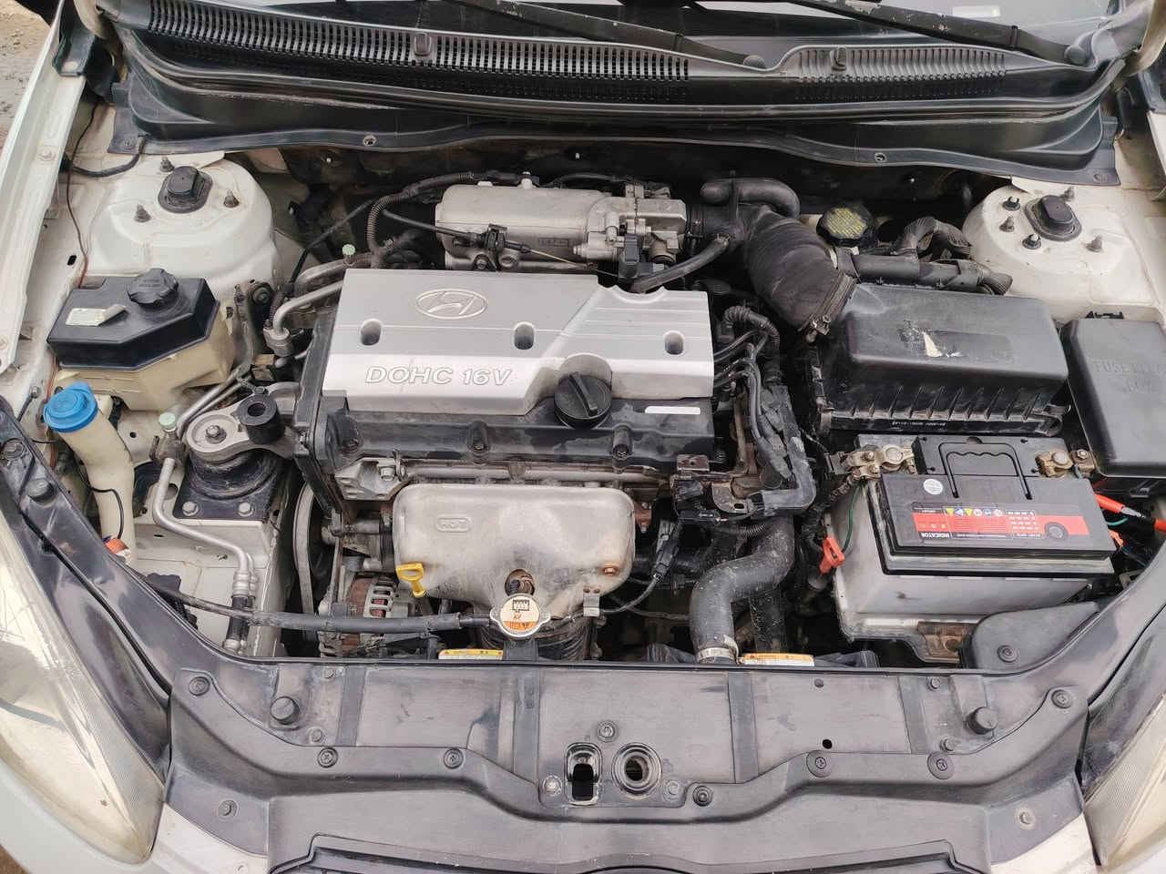 السلام عليكم اكسنت موديل ٩ محرك ١٦ شرط التحويل ولوكاله السياره بيهه قطعه وحده جاملغ امامي مبدل شركه  فقط كلهه شرط مناقصهه اي شي دفتر بانزين سنويه جديده صدر تخم تاير تبريد السياره جديده حيل السعر ٩٠ وبيهه مجال هاتف*********** او مراوس بالنتره افانتي
