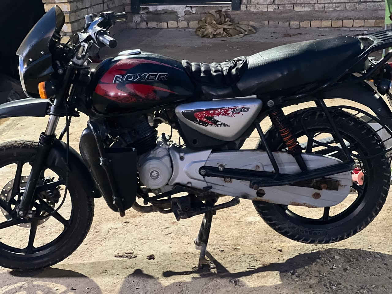 بوكسر للبيع موديل 2021 اوراق اصولي مليون وميه 1100
هذا رقمي*********** 
عنواني قرب الجسر الفرنسي
