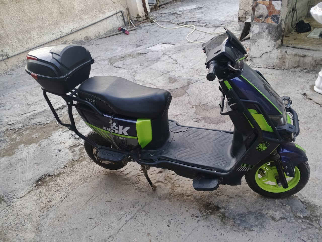 للبيع نقصهه بس بطاريات


**إذا كنت صاحب هذا الإعلان وتريد حذفه لأي سبب، رجاءا أرسل رسالة إلى الدعم الفني**