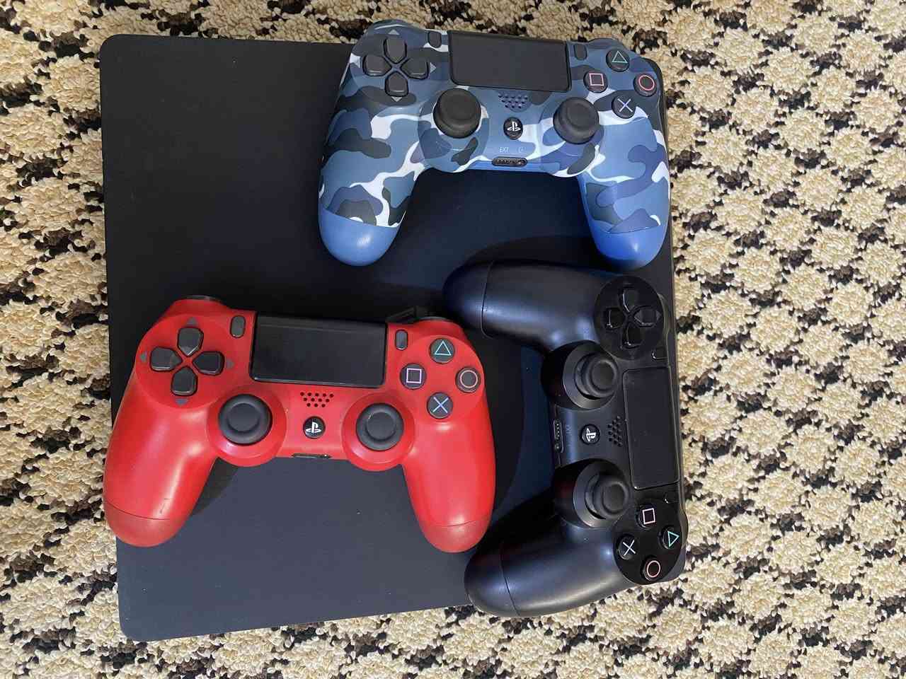 بلي فور سلم اونلاين ممفتوح وين ميعجبك افحص جوستك وحده اصليه واثنين تجاريات كامل ملحقات ذاكره 1تيرا للبيع 170
سبب البيع محتاج فلوس


**إذا كنت صاحب هذا الإعلان وتريد حذفه لأي سبب، رجاءا أرسل رسالة إلى الدعم الفني**