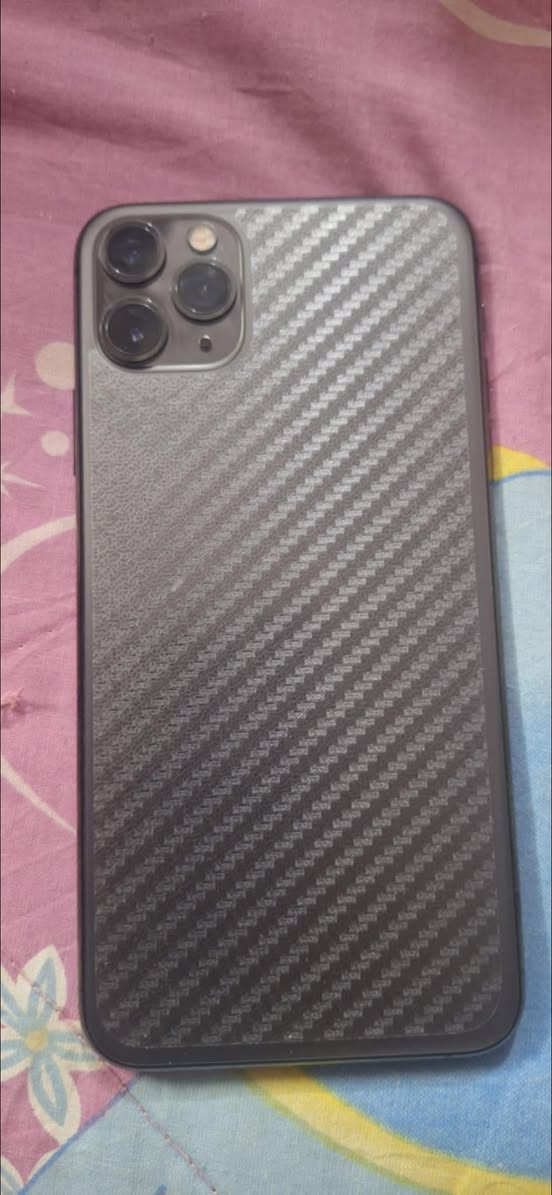 سلام عليكم عندي ايفون 11 برو ماكس الذاكرة 256 البطارية 100
شحن ميصرف البيع او مراوس الجهاز بي فطر بل شاشة الجهاز كلة شغال السعر ٢٧٥  قفل المكان بغداد العامرية
***********
