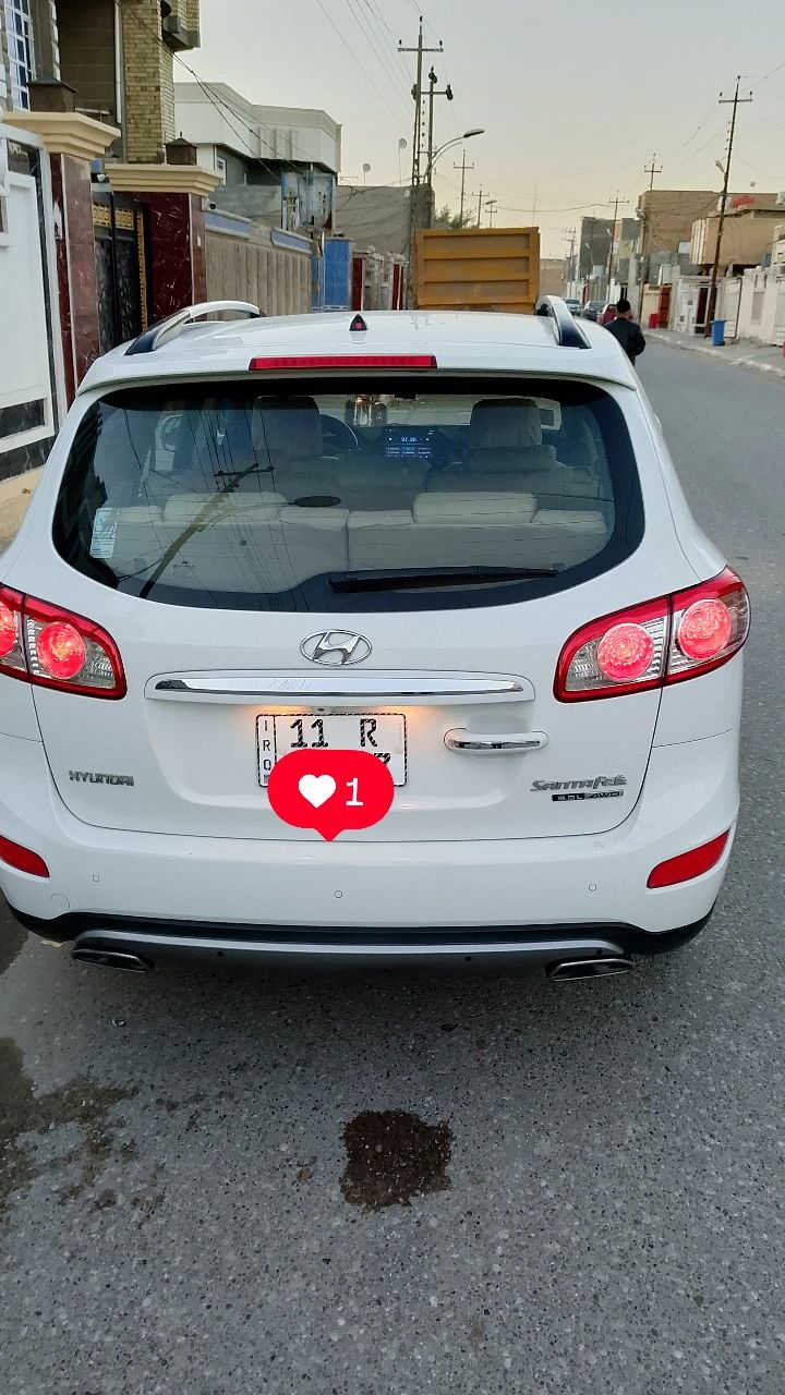 السلام عليكم سنتافيا 2012 جديده واحد عله واحد 
فول مواصفات مصفره عل اخر اي نقص  مابيه 
دفع رباعي 6سلندر السياره مابيه لا ضربه ولا طخه 
جديده حييل بدون ما اشرحلك السياره فول مواصفات رقم بغداد بسمي  السياره ماشيه 105الف  وبيه 3اشخوط بسمار خباثه   لا اكثر موضح عندك بل سونار   السياره جديده حييل واني جناي  عارضه ب165$ لتواصل ***********. ..***********
