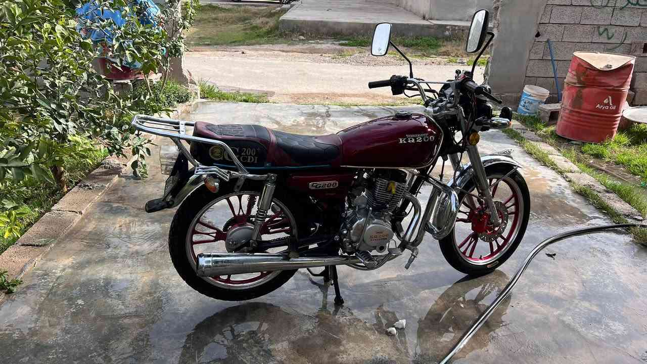 السلام عليكم دراجه للبيع 
محرك وگير شرط  كهرباء شغاله 
تاير امامي خلفي جديد 
زنجيل جديد مكينه وربل جديد 
 السعر المطلوب 550 الف وبيها مجال شي قليل.   رقم الهاتف ***********. 

ملاحظه ال CRX  الوراه مابيعو
