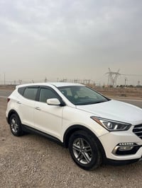 سنتافي موديل2018 محرك 4 سلندر 2400 سونار موجود ماشية 57 السعر 160وبيها...