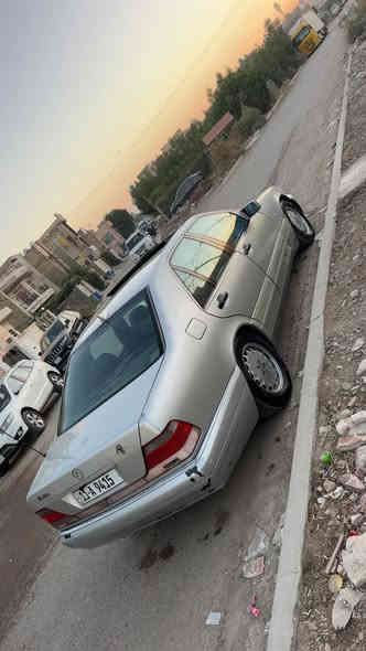 سلام عليكم للبيع مارسدس شبح موديل 95 مكينه خراطيم بيه منظومه غاز /منظومه بانزين كله جديد باتري جديد صدر جديد امامي خلفي تبريد تدفئه شغال كشنات كهرباء مري شفط كير D4 السياره باسمنه رقم بغداد بيه نواقص بسيطه تعال وشوف بعينك السعر 80 وبيه مجال مكان بغداد الشعب تفاصيل اكثر اتصل ***********
