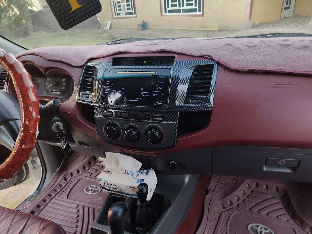 بسم الله الرحمن الرحيم
🚘 للبيع تويوتا هايلكس دبل قمارة 4×4
الموديل: (2015 سعودي ستينية اصل)
المحرك: 2700 EFI بنزين
الدفع: رباعي 4×4
اللون: أبيض
ام الجربة 
السيارة مكفولة 
مكيف وثلاجة بحالة جيدة
لا تحتاج إلى أي مصروف
💰 السعر: 📞 للاستفسار: (‏‪***********‬‏)
ملاحظة: المعاينة خير دليل، والسيارة كما موضحة بالصور.
الله يبارك للبائع والمشتري.


**إذا كنت صاحب هذا الإعلان وتريد حذفه لأي سبب، رجاءا أرسل رسالة إلى الدعم الفني**