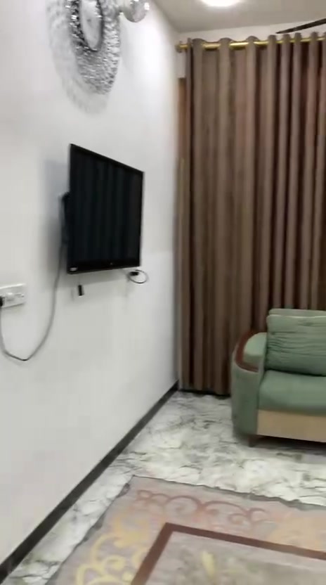 دار للبيع او مراوس حسب القناعه مساحه ١٢٠ متر زراعي سند ٢٥ طابقين كامل الخدمات ماء مجاري تبليط كهرباء عنوانه زعفرانيه للستفسار ***********
