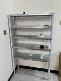 5 رفوف للبيع 4 رفوف كبار وواحد اصغر بسعر جداً مناسب مكان بغداد الدورة ...