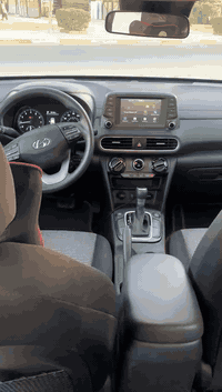 كونا موديل 2021امريكي بيهه باب صبغ وبند وجاملغ مبدل بصمه شاشه اصلي تحكات ماشيه 80 الف رقم اربيل با اسمي سونار مرفق بالسونار السعر 120 $ 
مكانهه البلديات 
رقم الهاتف ***********
