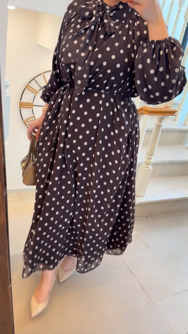 New collection 🔥🔥🔥🔥
فستان شيفون مبطن بالكامل 
فري سايز يلبس قياس ٣٨ لل٥٠ 
طول١٣٠ مع حزام متحرك 
سعر ٤٥ الف


**إذا كنت صاحب هذا الإعلان وتريد حذفه لأي سبب، رجاءا أرسل رسالة إلى الدعم الفني**