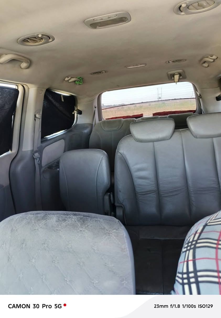 سلام عليكم كيا سيدونا للبيع موديل ٢٠٠٦ بسمي مكينه كير جدد توني شادهن تبريد شغال شرط حداديه تخم تاير جديد سياره جاهزه السعر ١١٠ اتصال *********** السماوه
