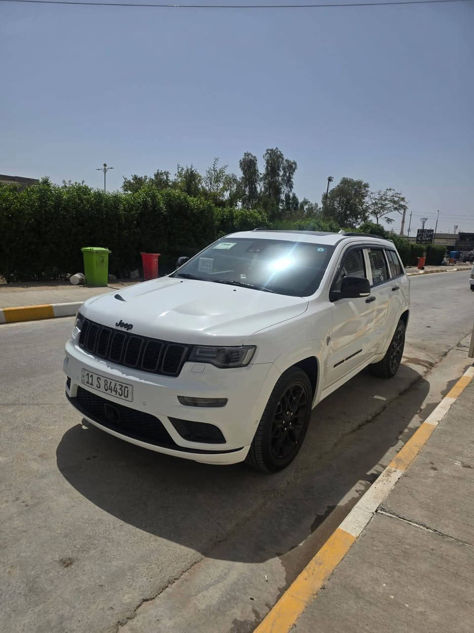 جيب 22S
وكاله هارلم 
فول فول مواصفات معروفه موصفات لS
المواصفات 
رادار امامي
رادارات خلفيه 
نقطة عمياء 
دفع رباعي 4x4 
المقاعد الأمامية كهربائية 
ذاكرة لحفظ وضعيات الجلوس 
المقاعد الأمامية مع تدفئة 
ويل قياس 20 انج 
مقود السائق كهربائي 
تدفئة ستيرن 
سقف بانوراما 
شاشه كبيرة 8.4 انج 
نظام الملاحة (GPS) 
نظام خاص للطرق الوعرة 
مصابيح امامية زنون 
المصابيح الأمامية مع LED لايت 
كشافات ضباب بروجكتر زنون 
تشغيل عن بعد 
صندوق كهربائي 
حساسات أمامية 
حساسات خلفية 
كاميرا خلفية 
بخاخ ماء لتنظيف المصابيح الامامية 
مرايا بخاصية التعتيم الذاتي 
مرايا جانبية قابلة للطي 
بلوتوث تلفون 
محدد سرعة 
نظام تشغيل واطفاء اوتماتيكي للمحرك للتوفير من صرف الوقود . ( Auto Start System ) 
نظام بريك اوتماتيكي ( Auto Break System )
رقم بغداد
تحويل  مباشر 
سعر 380

السيارة ماشية 21 الف 

كفاله عامه السياره من الصبغ والبارد والضربة
حت الدعاميات مكفوله 
***********
