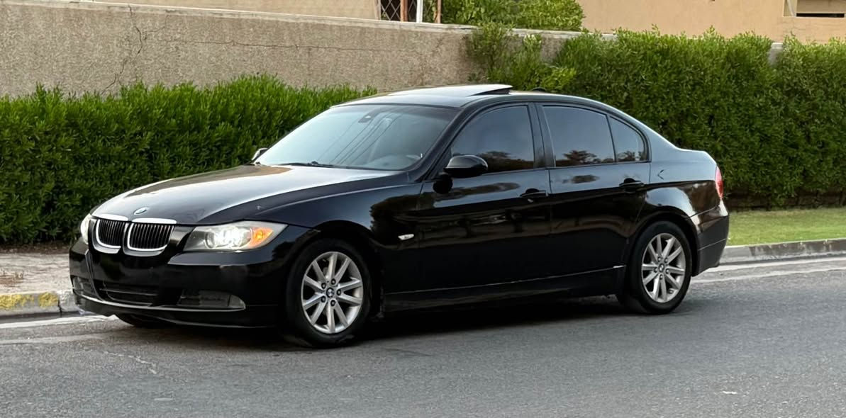 السلام عليكم  للبيع

BMW e90

موديل 2008 

مكينه 328

ويل 17 تخم تاير جديد 

صدر كله جديد 

تبريد شغال وثلج 

موصفات السياره 

دخول ذكي 

مري شفط تفتيح وتقفيل 

كشن هيتر وكهرباء 

سياره وارد امريكي  

ضربتها جاملغ امامي  وبنيد 

صبغ عام بسبب الجراد 

سياره حلوه ومرتبه وكلشي شغال بيها 

مكان سياره بغداد العامريه 

           السعر 85$

           رقم تلفوني ***********/*********** بغداد, العراق
