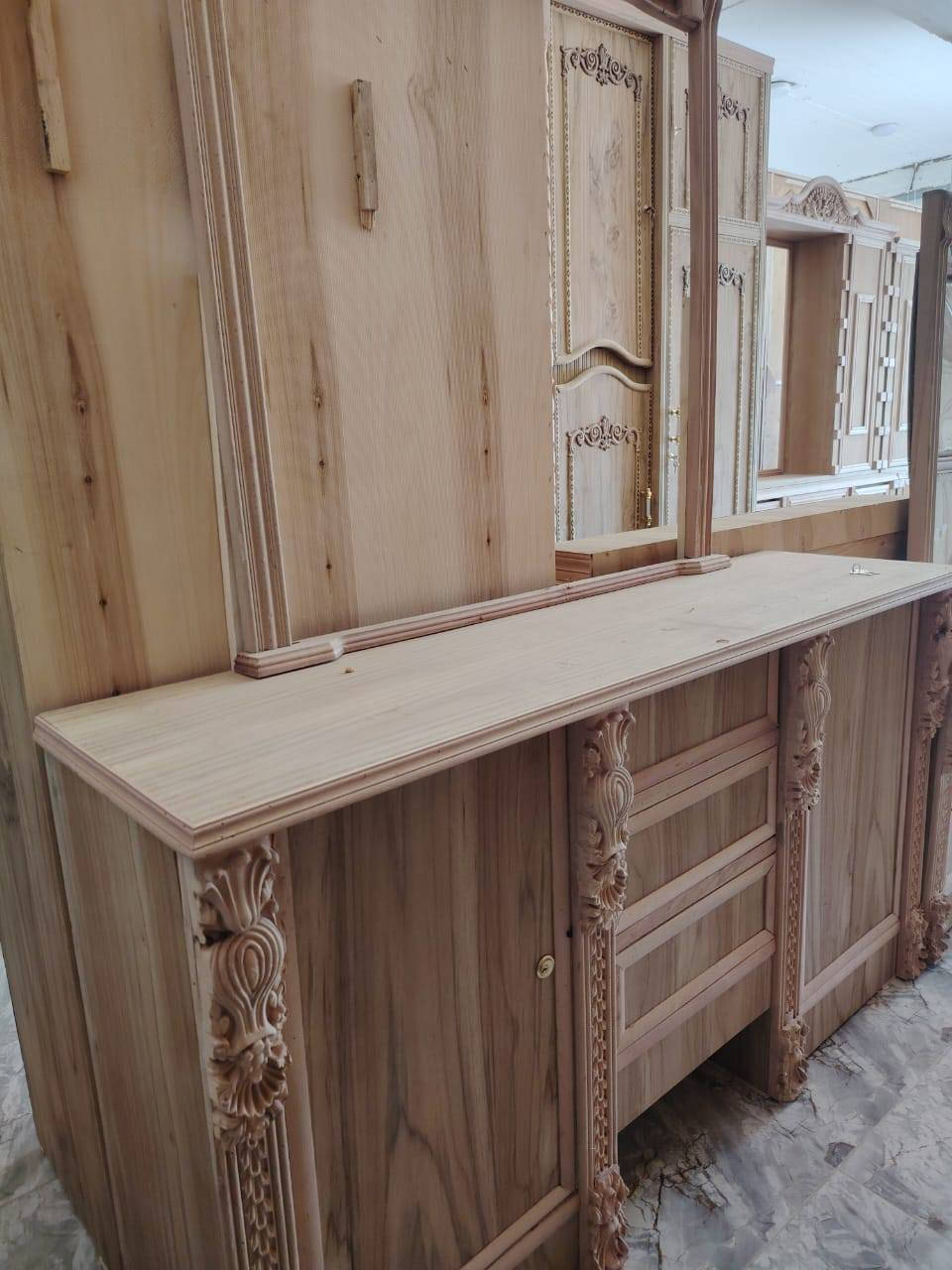 يا الله اللهم صل وسلم على نبينا محمد وعلى آل محمد
......
غرفة اخشاب من الدرجة الأولى.. #للبيع نقد واقساط
١.. كنتور ٦ أبواب طابقين ٥ ملم النقش الموضوع ع الكنتور و الغرفه من خشب#الزان المصري.. قاعدة وسكف الداير والتاج زان أيضا 
كذلك الدنك زان
٢.. زاوية بأرتفاع الكنتور و النقوش أيضا من خشب #الزانالمصري
٣.. ميز مرايه يحتوي على كومديات عدد ٢ و ٤ مجرات وسط
والتاج المرايه من خشب #الزانالمصري أيضا
٤..الجرباية تحتوي على كومديات عدد ٢ ومجرات عدد ٢
...
سعر الغرفه مع الصبغ مليونين و١٥٠


**إذا كنت صاحب هذا الإعلان وتريد حذفه لأي سبب، رجاءا أرسل رسالة إلى الدعم الفني**