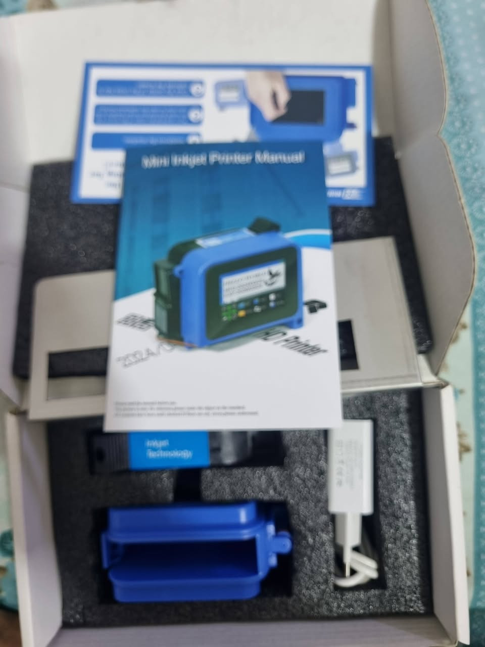 🖨️ طابعة نفث الحبر المحمولة الذكية

هل تبحث عن طريقة سريعة واحترافية لطباعة التواريخ والأكواد والشعارات على منتجاتك؟

✅ طباعة عالية الدقة على مختلف الأسطح
✅ شاشة لمس ملونة سهلة الاستخدام
✅ تدعم الطباعة على الكرتون والبلاستيك والزجاج والمعادن والخشب
✅ طباعة التاريخ، وقت الإنتاج، رقم التشغيلة، الباركود وQR Code
✅ تصميم صغير وخفيف وسهل الحمل والتنقل
✅ بطارية قابلة للشحن للعمل في أي مكان

مناسبة للمصانع، المخازن، محلات التعبئة والتغليف، المواد الغذائية، مستحضرات التجميل، والأعمال التجارية المختلفة.

📦 اطبع مباشرة على المنتجات بكل سهولة واحترافية.
📞 للتواصل وطلب المنتج يرجى مراسلتنا.او الاتصال ***********
