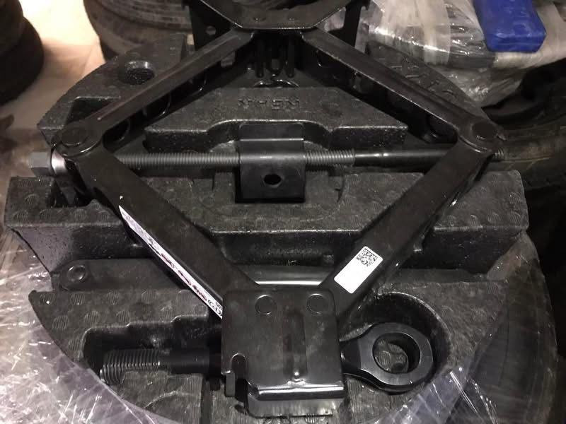 السلام عليكم متوفر سبير وفلينة ترافرس يرهم من موديل 18 وفوك اصليات مال كصة متوفر مفرد وجملة 
تواصل واتساب او اتصال 

***********
***********
