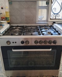 طباخ نظيف • فرن شغال • عين بنص تحتاج تصليح