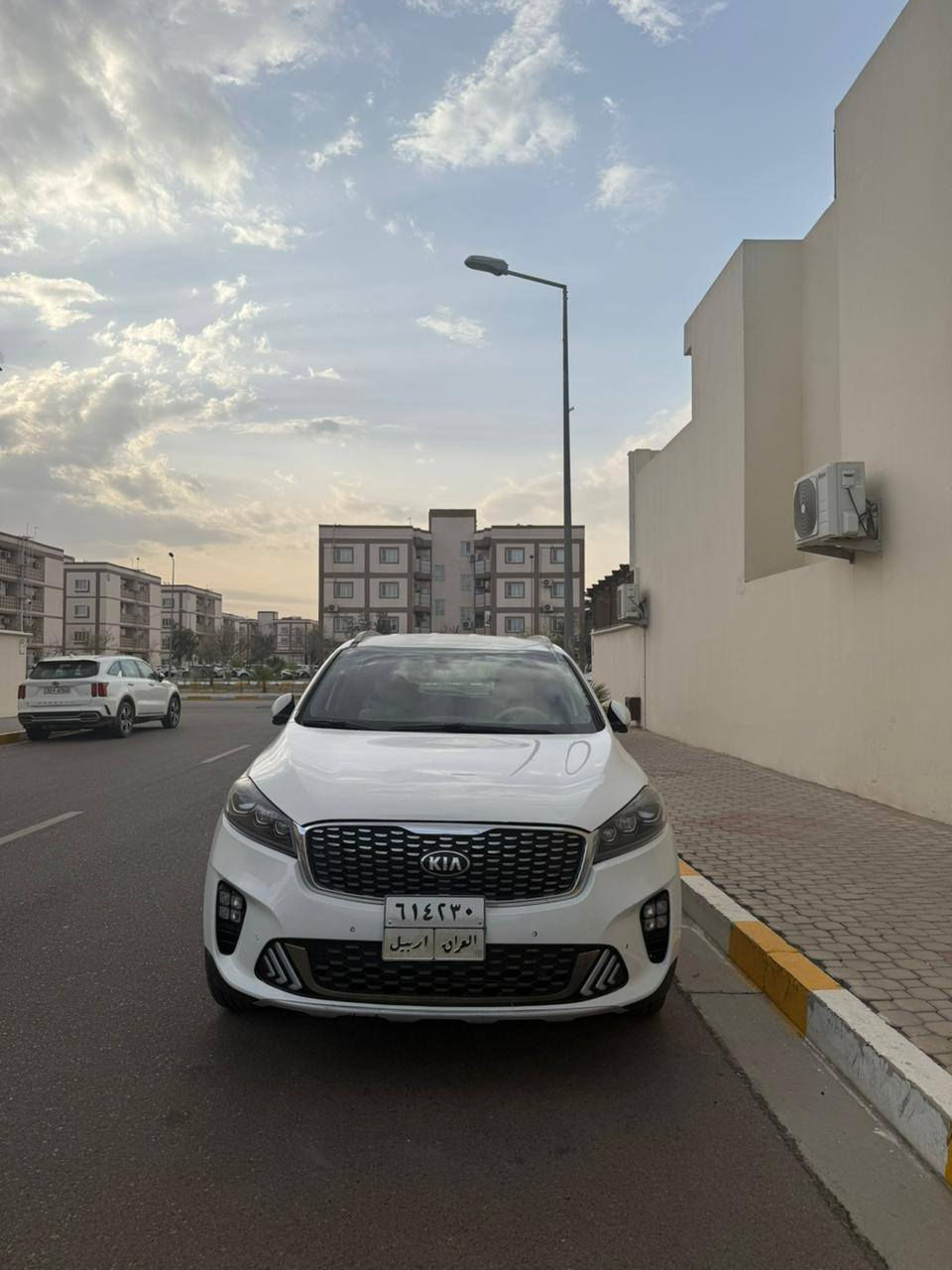 السلام عليكم سورنتو موديل 2020 خليجي محرك ٦ سلندر
السيارة كفالة عامة من الصبغ قطرة صبغ ما بيهة حتى دعاميات  و كفالة من فتح والتبديل بيهة فقط بارد بسيط جدا بلباب 
 رقم اربيل
 موصفاتهة 
بصمة 
جنطة كهرباء 
ثلاث قطع تبريد 
ثلاث وضعيات قيادة 
سبعة راكب 
حساس امامي و خلفي 
بردات خلفية 
كامرة خلفية دوارة 
مري شفط 
اشارة ترحيب 
بصمة ابواب
كشنات جلد و كهرباء السايق والي بصفة 
مكينة 6 سلندر كفالة عامة من فتح 
الكير كفالة عامة من فتح 
ماشية ٨٤ الف كيلو متر  
عنواني بصرة
السعر ٢٤٠
للاستفسار *********** البصرة, العراق
