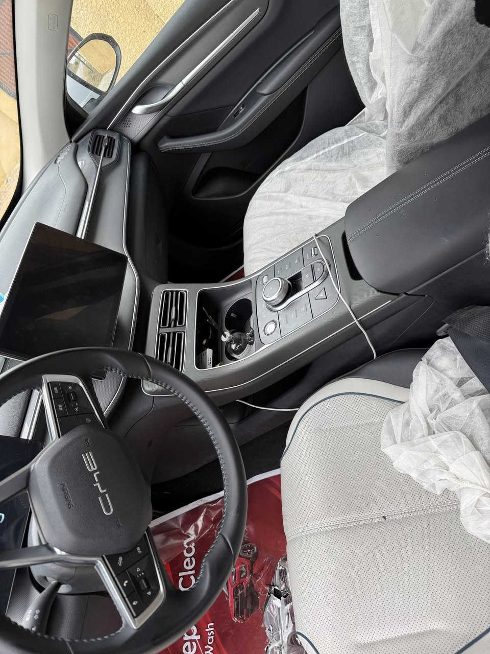 سلام عليكم بي وايدي دستروي للبيع سعر سياره 130وبيه مجال قليل سياره ماشيه 2500مديل سياره2025نضيفه كلش سياره مكانه بغداد بوب شام للاستفسار ***********
