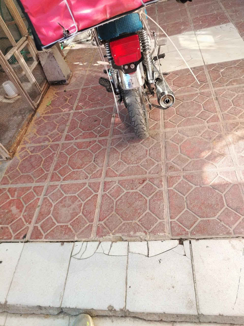 ‎إيراني ٥ كير للبيع دراجة كاملة بوجهك لشارع أوراق موجودة
*********** عنواني الغزالية‎ Colombo, Sri Lanka
