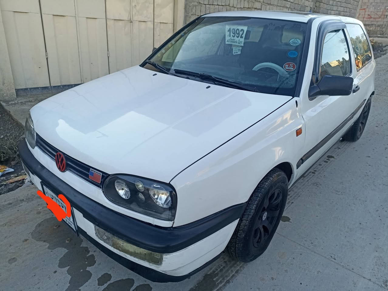 كولف موديل ١٩٩٢تك باب قفل مركزي تبريد شغال طخم وتايرات جديد داخل جديد كابون بانزين بيها بدون ضرر وبشرط والسياره احله من صور بيه صبغ دوائر ودوسات مكينه 0/8 المرغوب سنويه عضم رقم نينوى الماني شرط التحويل سعرها ٣٨ وبيها مجال للشراي.‏‪0773 903 8208‬‏ موصل جانب الايسر الشراي يتصل
